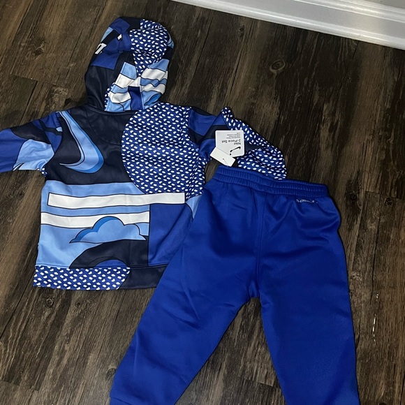 Nike Toddler Boy Multi-Color Hoodie and Jogger Collection - Picture 5 of 11